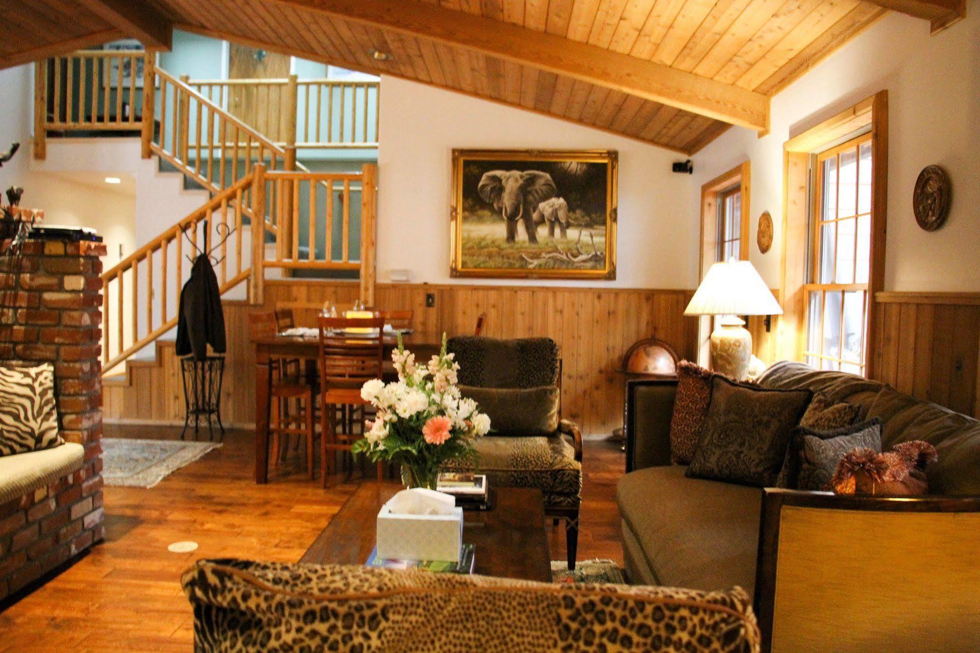 Alpenhorn Bed And Breakfast Velké Medvědí jezero Exteriér fotografie